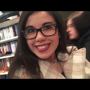 Meet your Posher, Vanesa